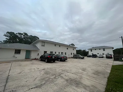 2041 Agora Photo 1