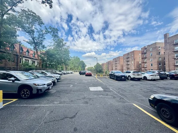 118-17 Union Turnpike image 22 of 26