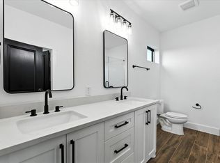 422 N 7th Ave, La Porte, TX 77571