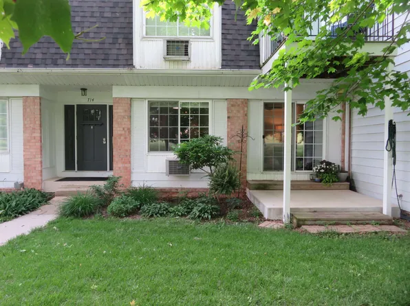 714-1 Kiwanis Dr, Freeport, IL 61032