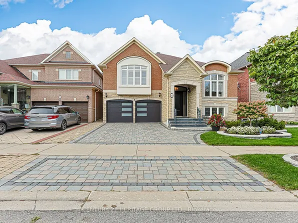 10 Weslock Cres W, Aurora, ON L4G 7Y9