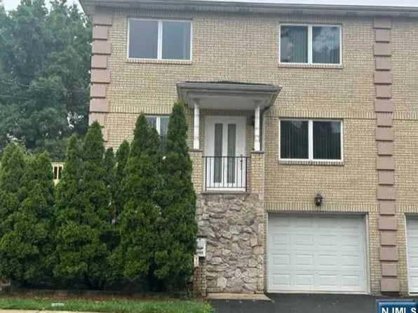 38 Delia Blvd #A, Palisades Park, NJ 07650