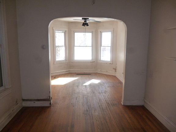 3rd image of 3638 W Shakespeare Ave