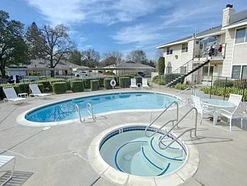 Oak Grove — Photo 2