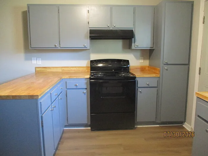 2 bed, 1.0 bath, $1,395 — Photo 4