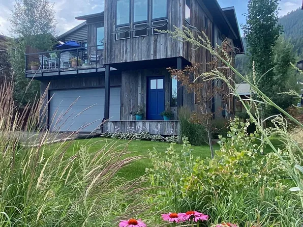 556 E Kelly Ave, Jackson, WY 83001