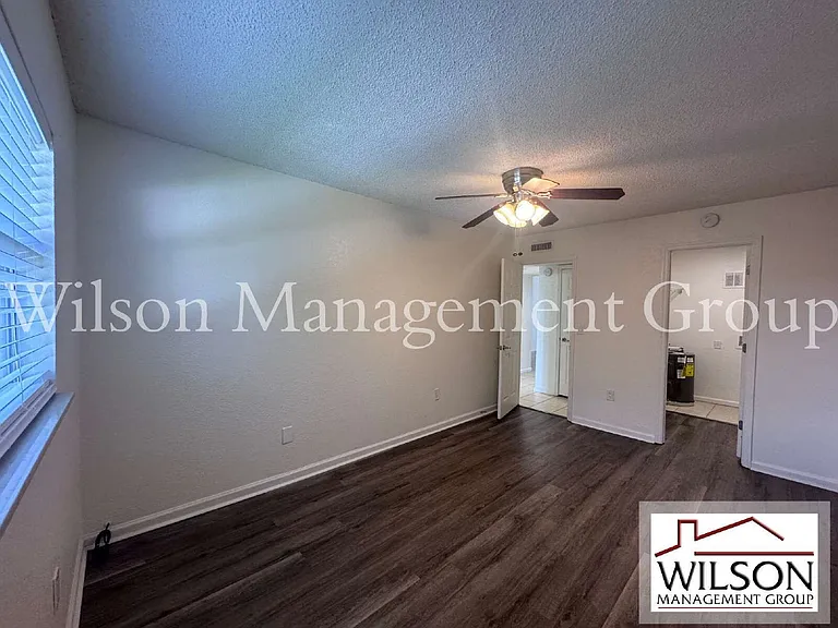 115 E Smith St #8 — Photo 15