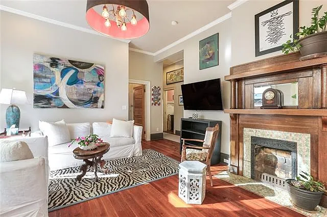 3 bed, 2.0 bath, 2592 sqft, $3,750 — Photo 4