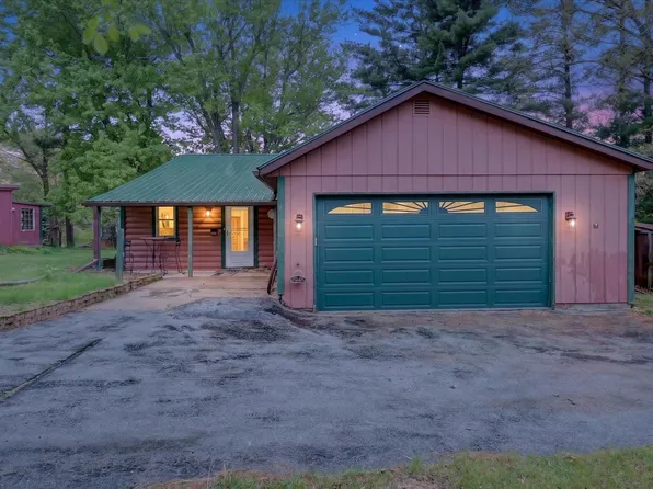 N4055 Golf Ln, Brodhead, WI 53520