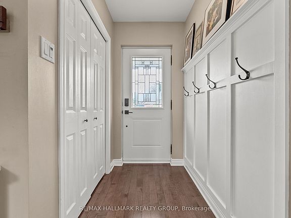 3rd image of 701 Cole Ave S