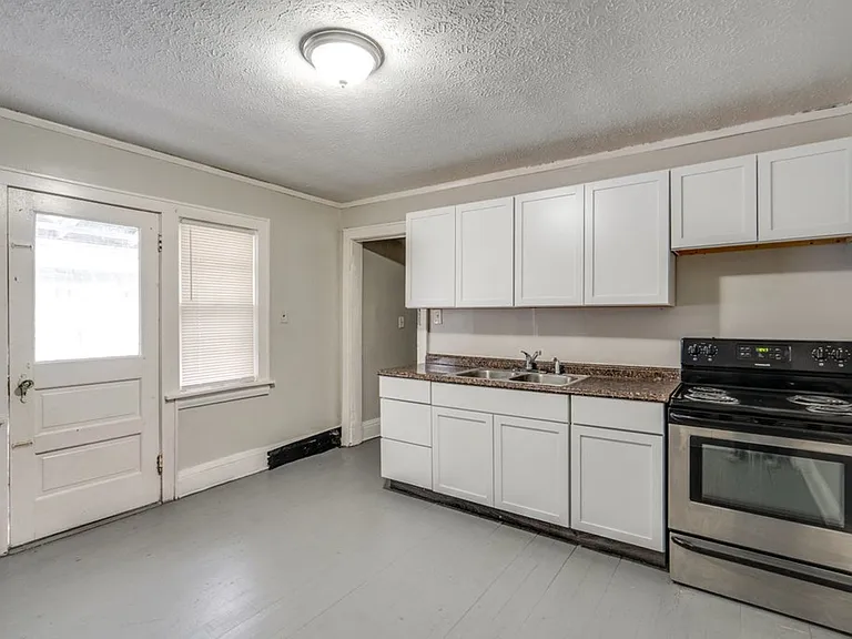 614 Madison Ave — Photo 5