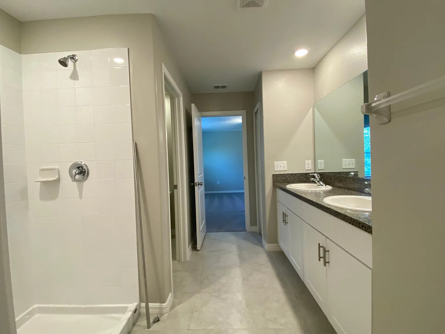 4 bed, 2.5 bath, 2584 sqft, $2,589 — Photo 4