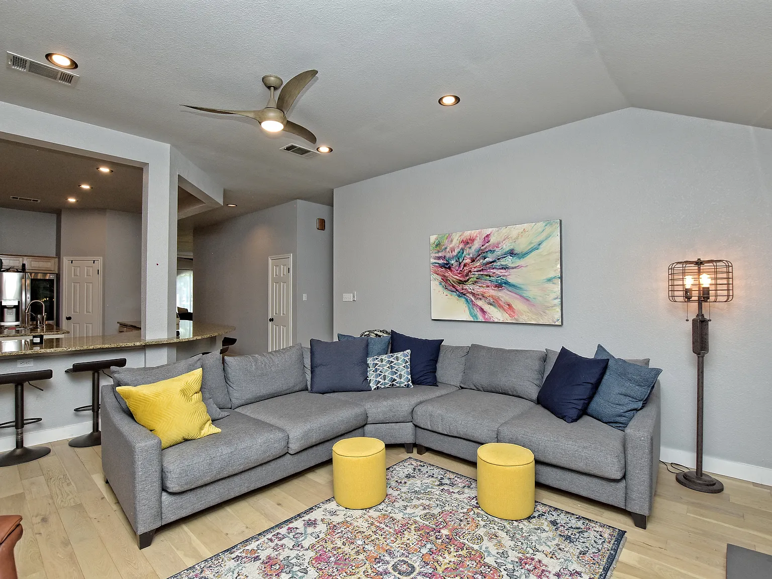 4 bed, 2542 sqft, $3,650 — Photo 3