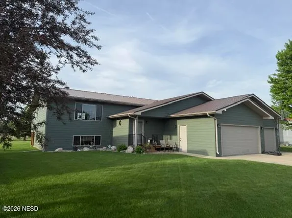 2133 Cedar Dr NE, Watertown, SD 57201