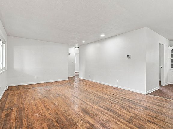 5th image of 1913 S Linden Ave