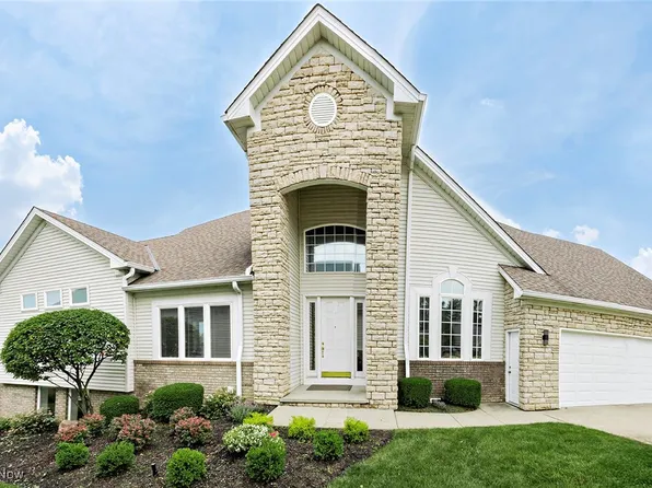 404 E Inverness Dr, Highland Heights, OH 44143