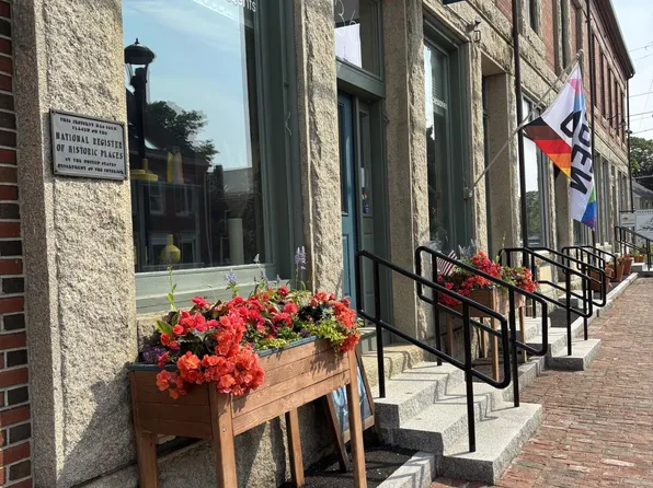 36 E Main Street, Searsport, ME 04974