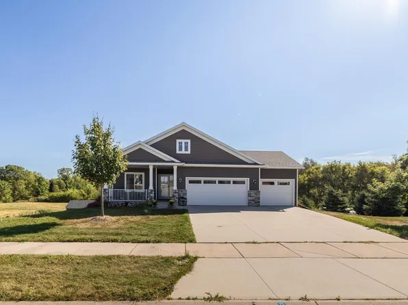 611 Nelson Dr, Wanamingo, MN 55983