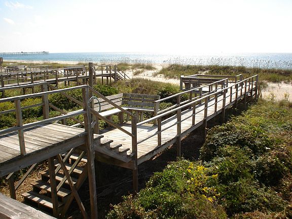 Private Walkway to Beach
