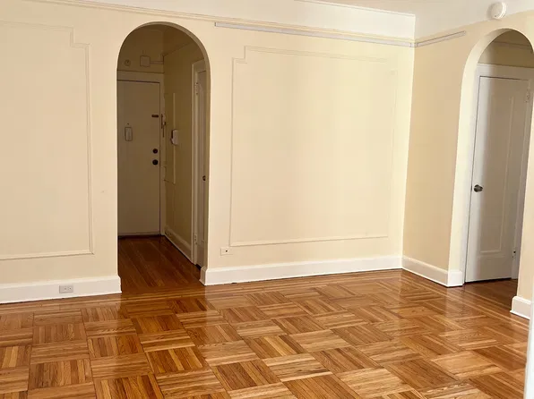 222 Christie St #3-F, Leonia, NJ 07605