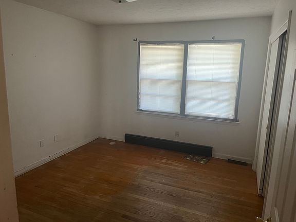 3rd image of 2914 Loren Dr
