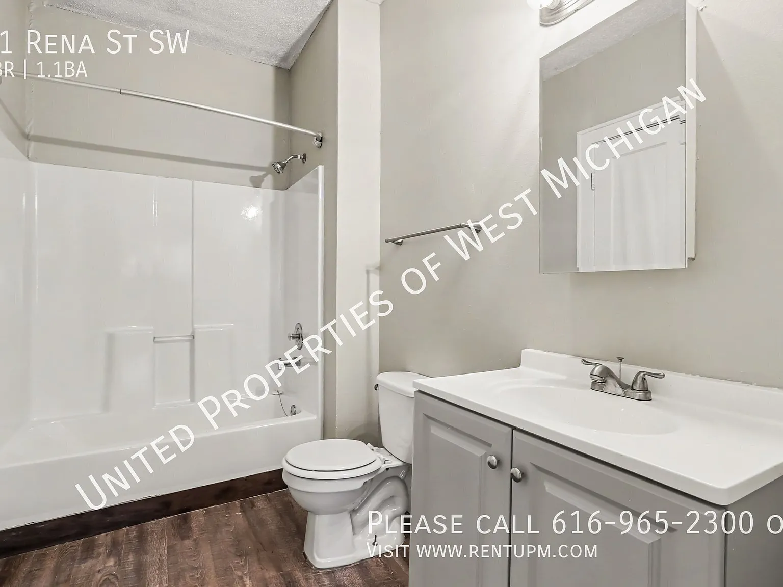 Available Now | Spacious 4 Bedroom, 1.5 Bath Single Family Home | Hardwood Floors | Located in th... — Photo 4