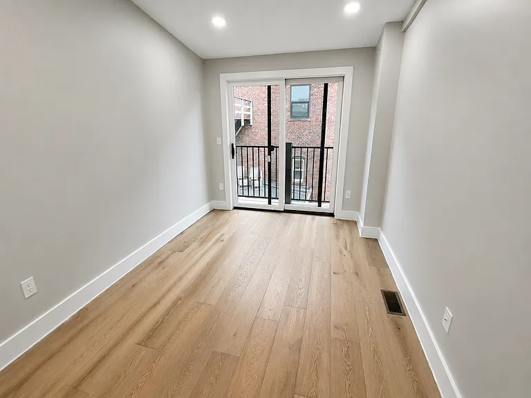 300 Somerville Ave #H — Photo 12