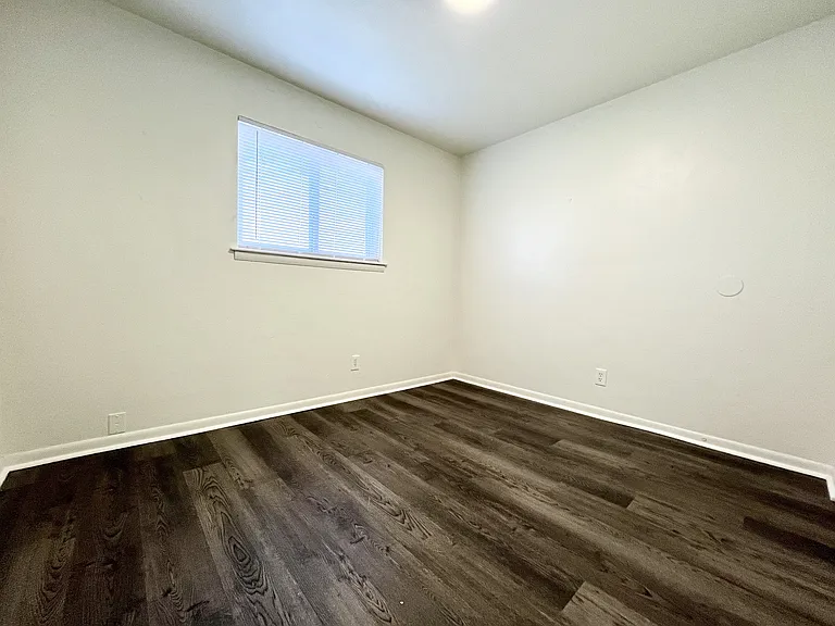 Enfield Gardens Apartments — Photo 8