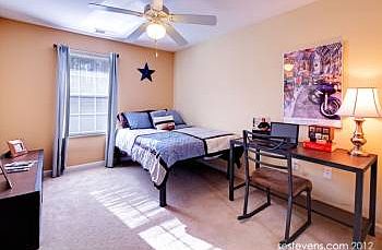 2nd image of 201 Wolf Way APT 202