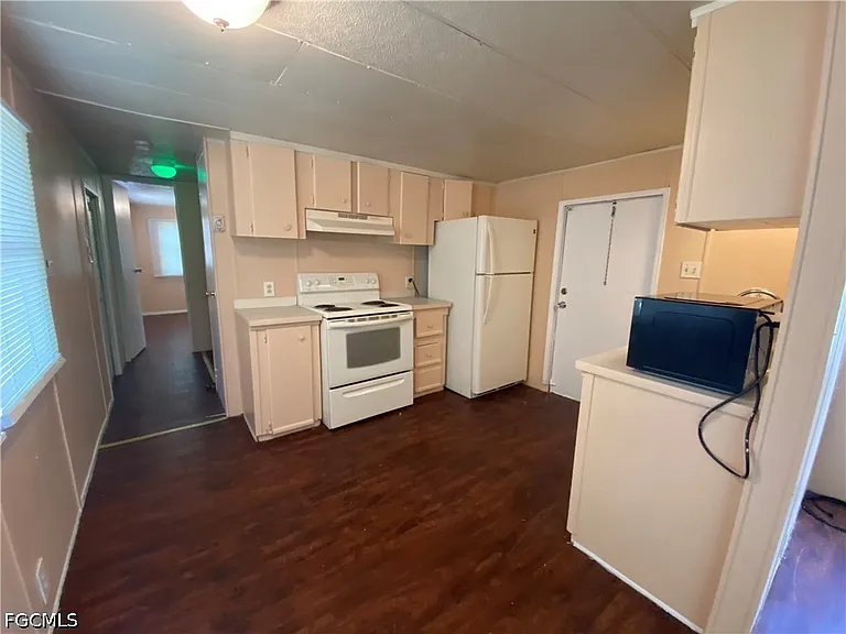 2211 Cantor Ln — Photo 7
