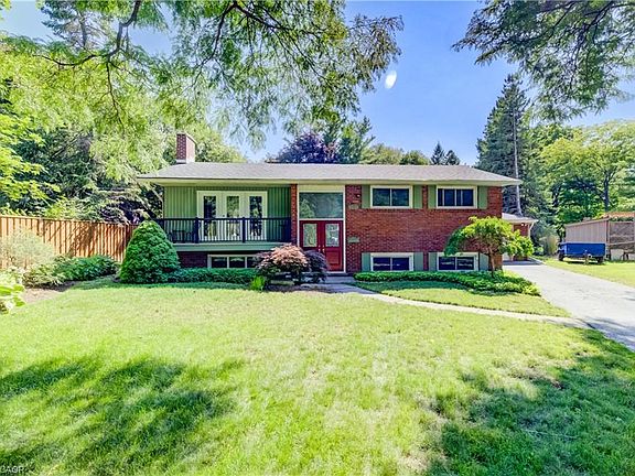 3rd image of 291 Villa Pl