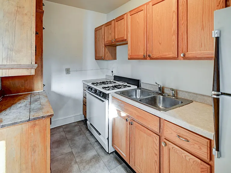 2801 Monroe St — Photo 15