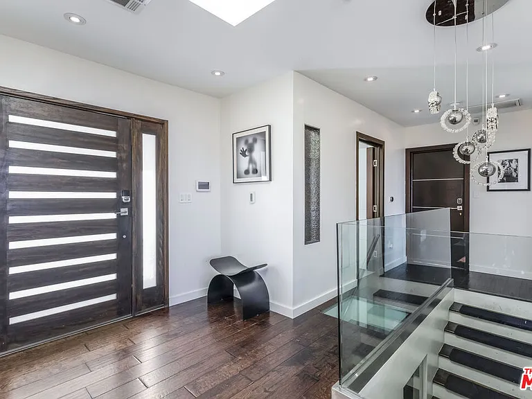 7177 Pacific View Dr — Photo 13