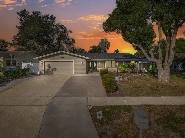 2568 Redwood Way, Clearwater, FL 33761