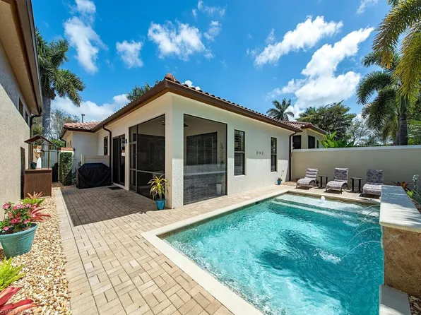 8000 Cordoba Pl, Naples, FL 34113
