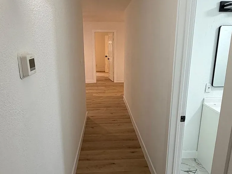 1629 Demaree Ln — Photo 3