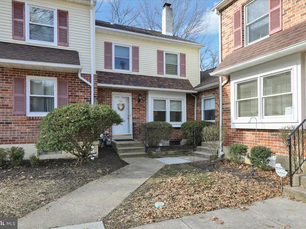 225 Black Hawk Ct, Media, PA 19063