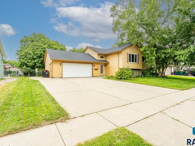 316 W Evergreen Dr, Brandon, SD, 57005