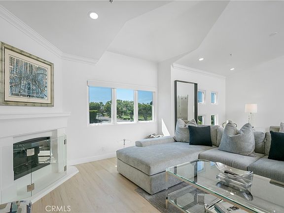 3rd image of 401 Seaward Rd APT 2