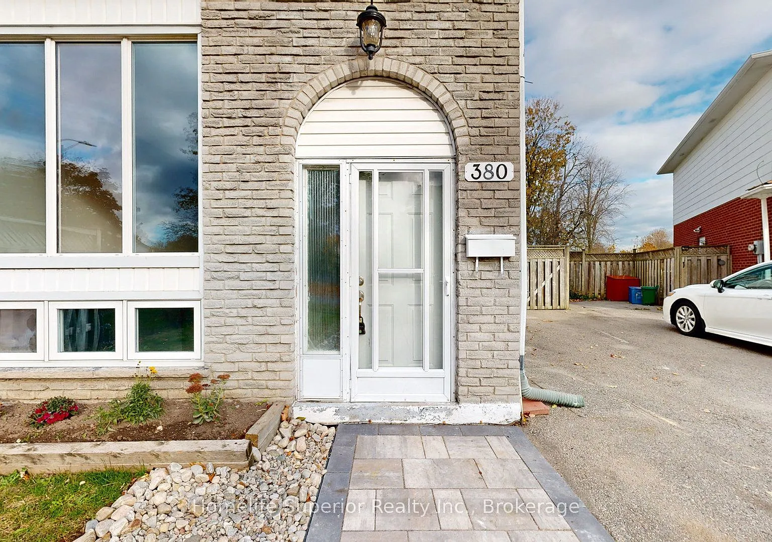 4 bed, $3,200 — Photo 2