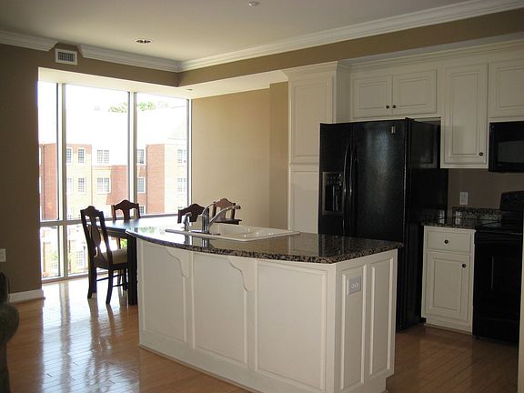 Eat in Kitchen