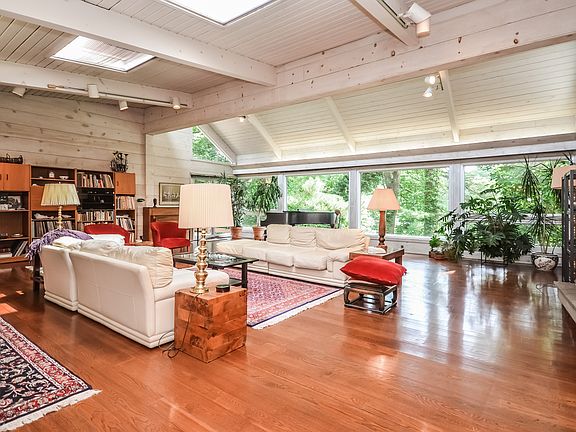 5th image of 3 Dellwood Ln