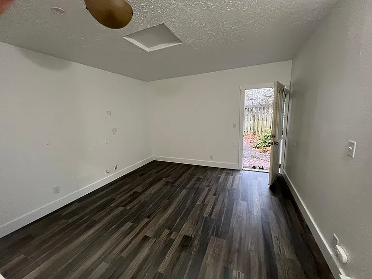2135 Washington Way #STUDIO — Photo 6