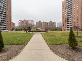 61-35 98th St #5J, Rego Park, NY