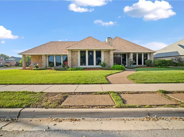 200 Doral Dr, Portland, TX 78374