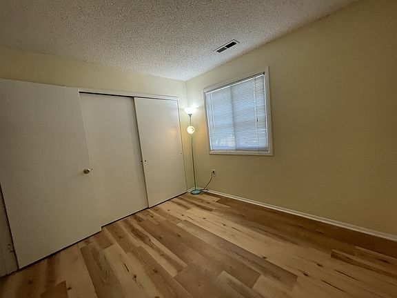5th image of 2401 Aspen Dr
