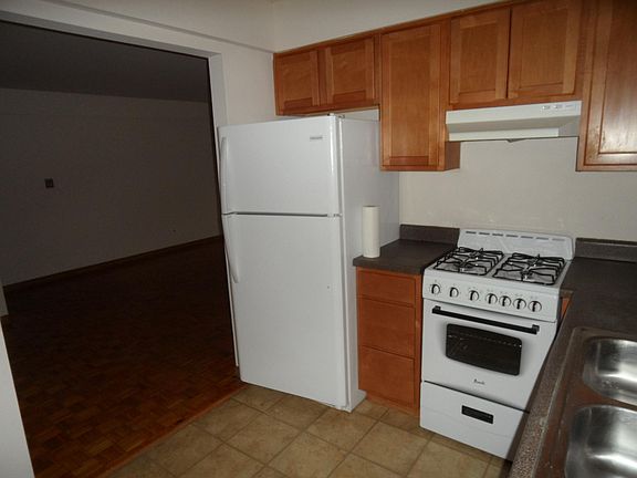 5th image of 4919 Enfield Ave APT 1