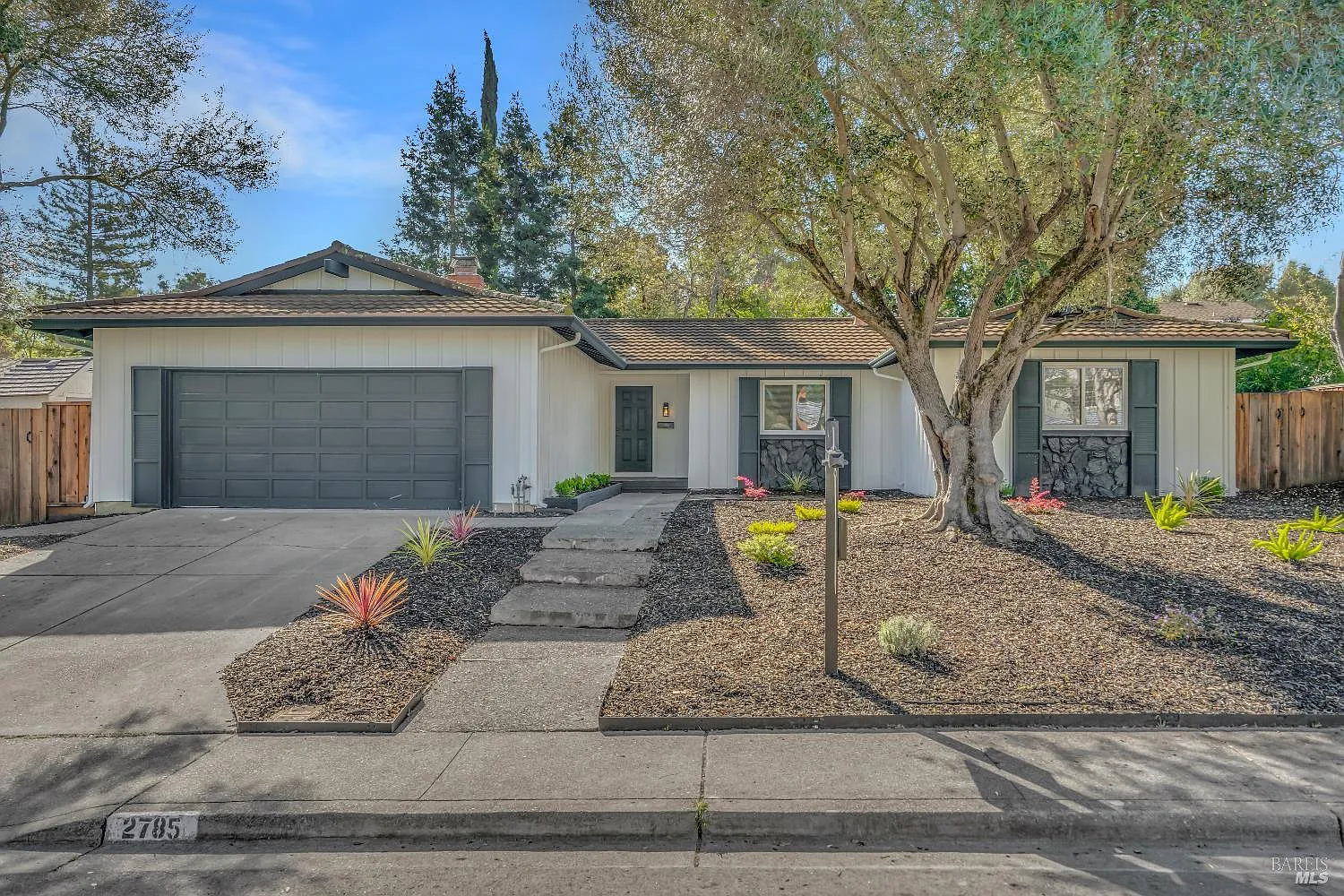 2785 Canyon Creek Drive photo 1