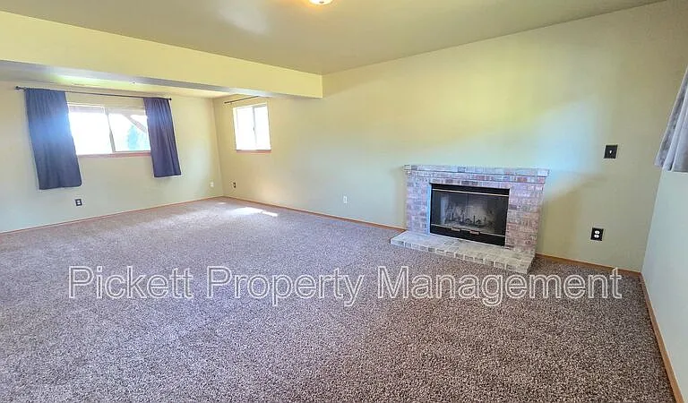 1367 NW Rockford Cir — Photo 25