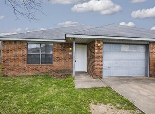 1716 S M St, Rogers, AR 72756